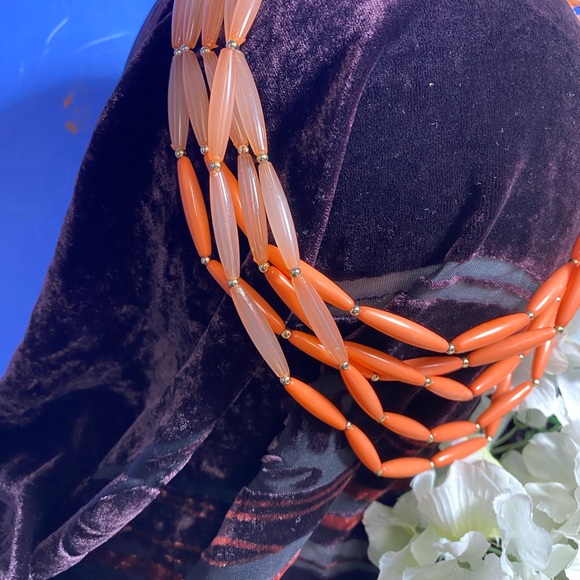 Vintage, Salmon and gold toned 5 strand necklace. - Picture 7 of 7